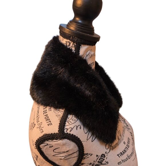 Faux Fur Black Wrap Collar Scarf - Picture 4 of 13